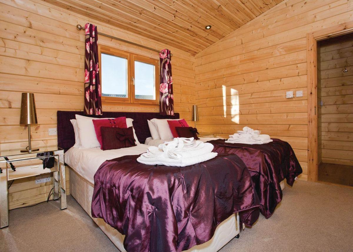 Dacre Lakeside Park Hotel Brandesburton Bagian luar foto
