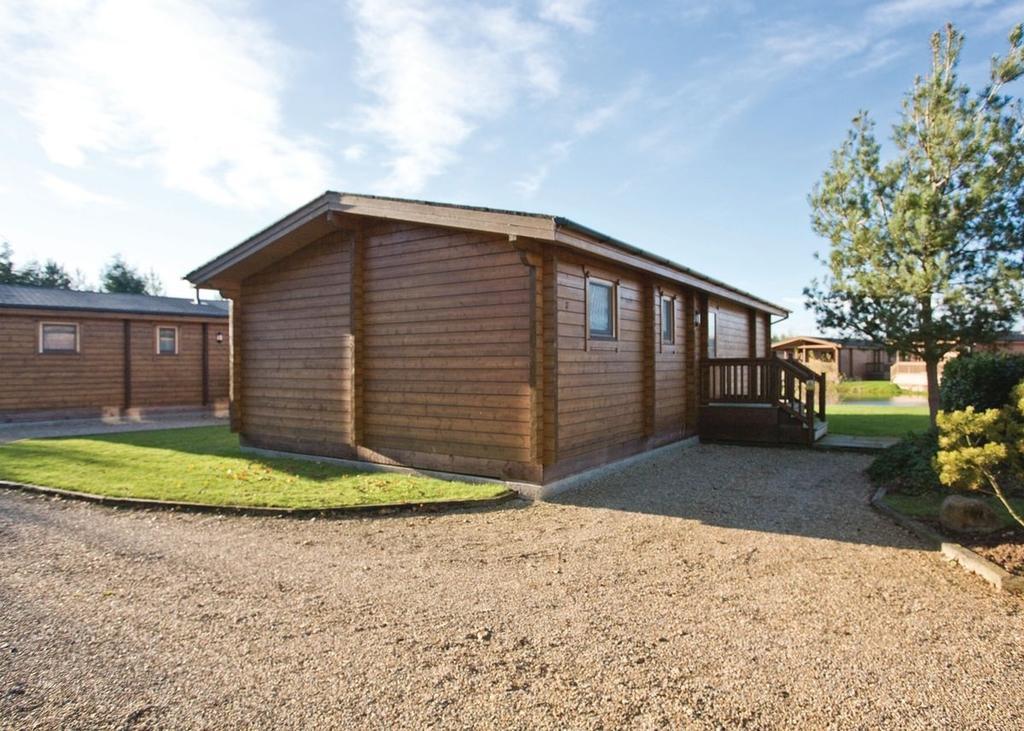 Dacre Lakeside Park Hotel Brandesburton Bagian luar foto