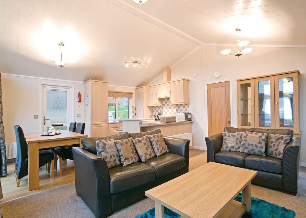 Dacre Lakeside Park Hotel Brandesburton Bagian luar foto