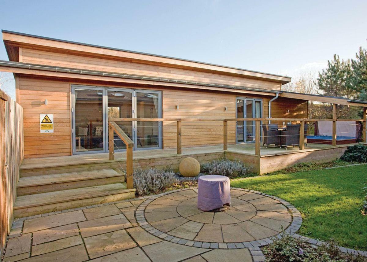 Dacre Lakeside Park Hotel Brandesburton Bagian luar foto